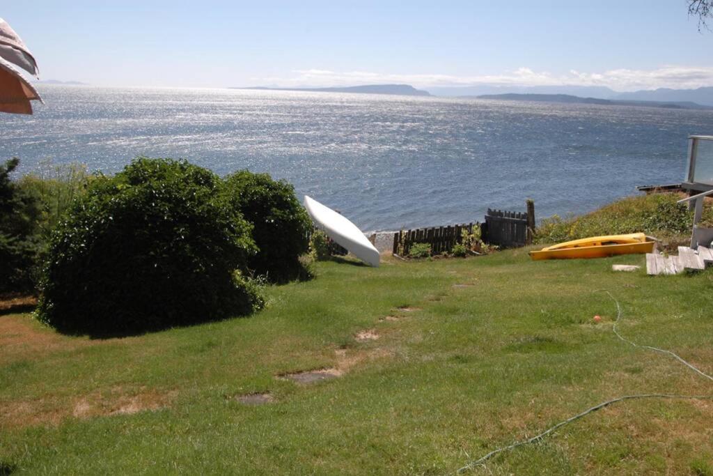 Oceanfront Paradise Comox Buitenkant foto