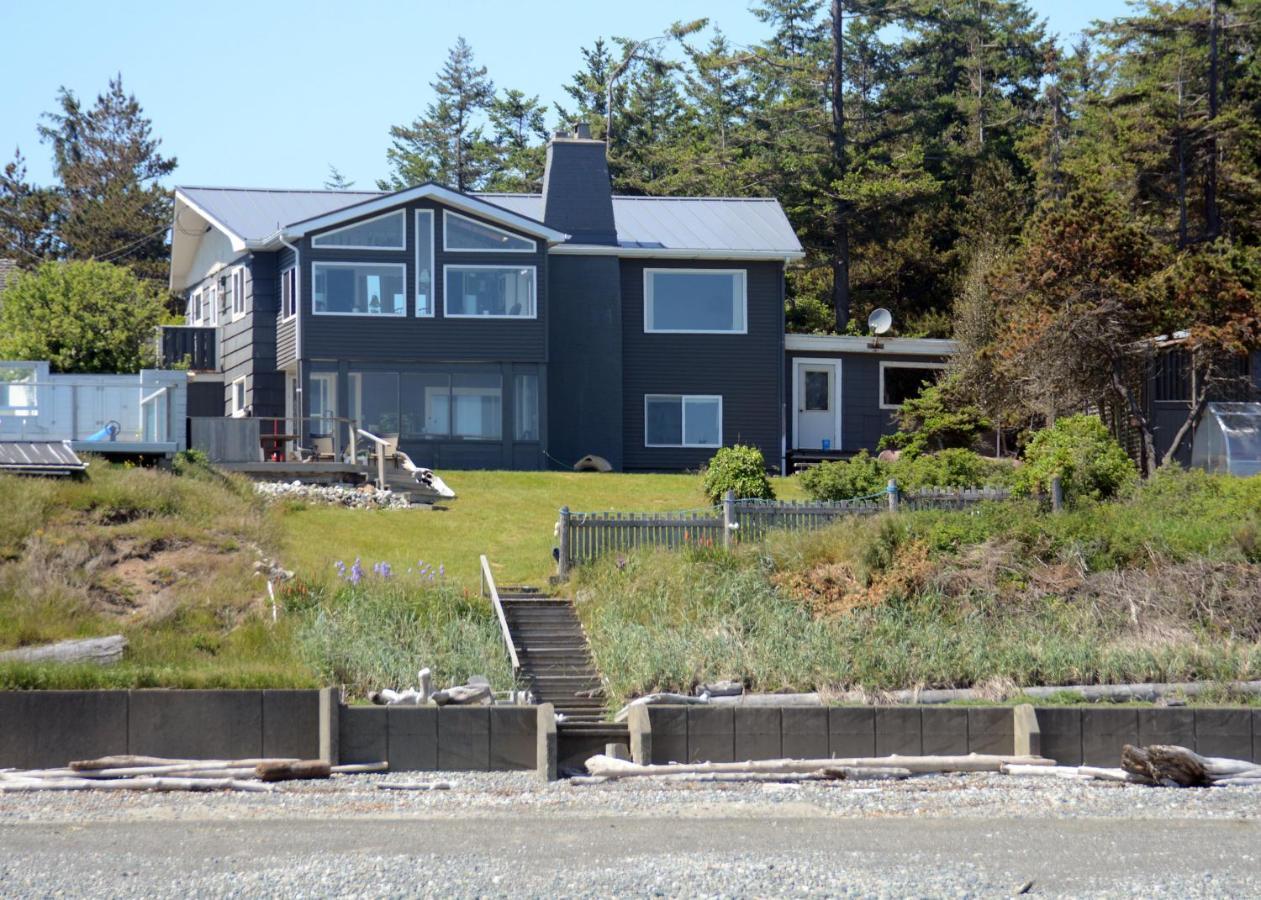 Oceanfront Paradise Comox Buitenkant foto