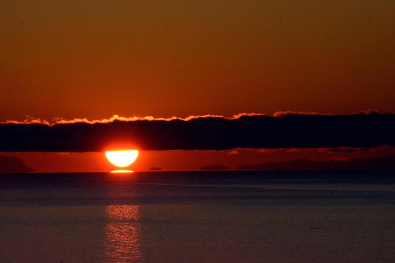 Oceanfront Paradise Comox Buitenkant foto
