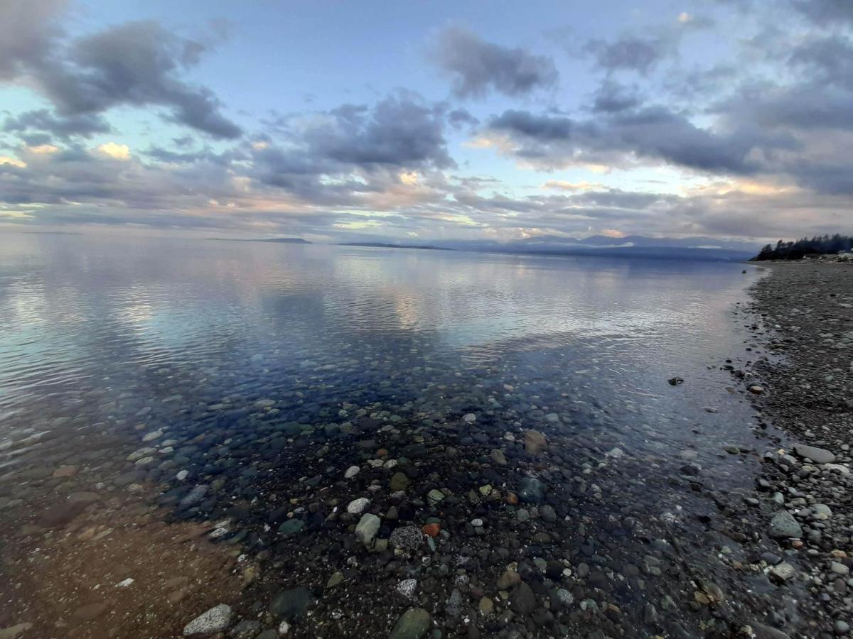 Oceanfront Paradise Comox Buitenkant foto