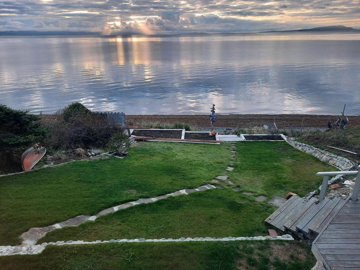 Oceanfront Paradise Comox Buitenkant foto